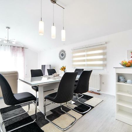 فندق Apartman Novokmet-Crno زادار المظهر الخارجي الصورة