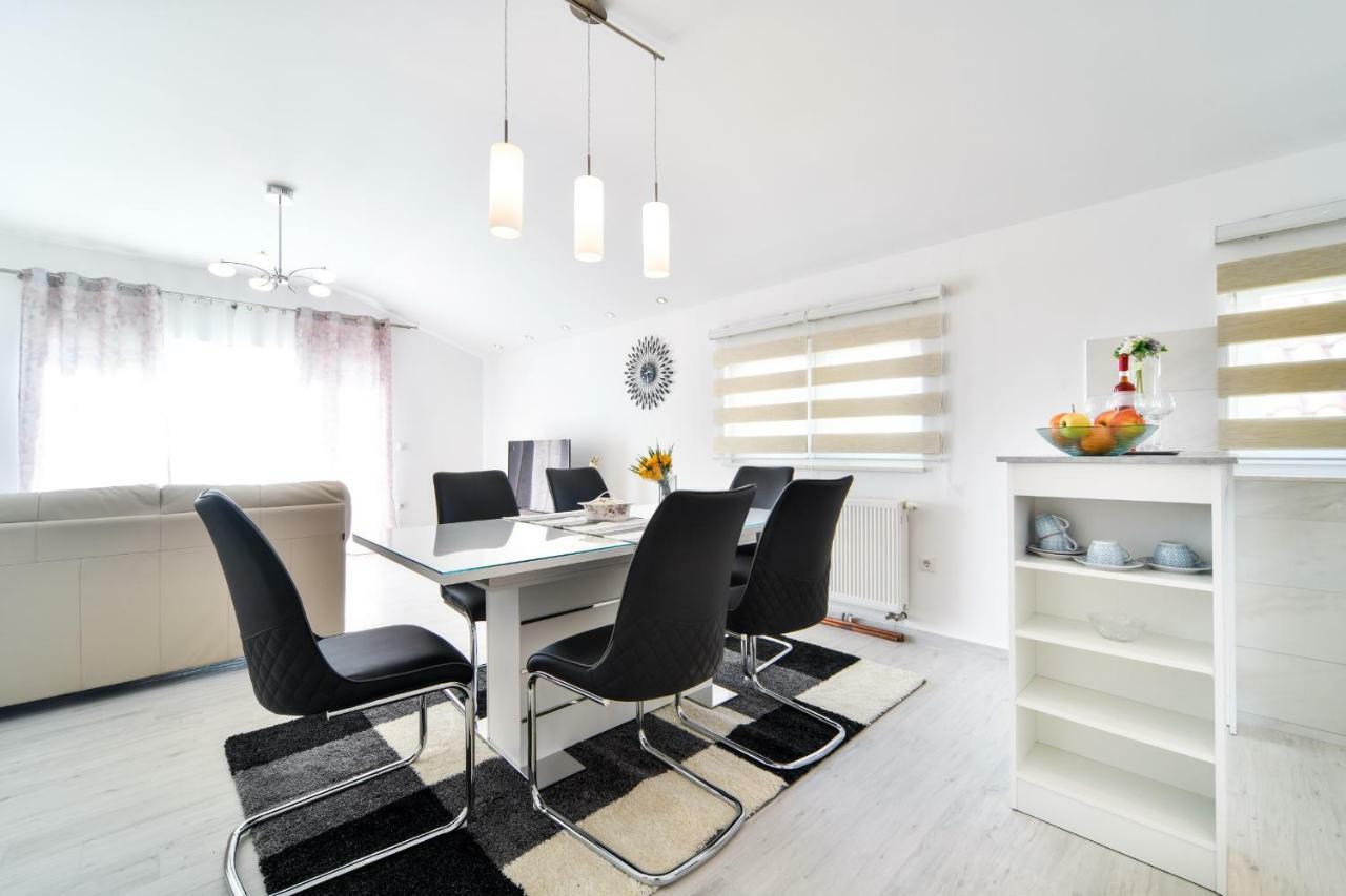 فندق Apartman Novokmet-Crno زادار المظهر الخارجي الصورة