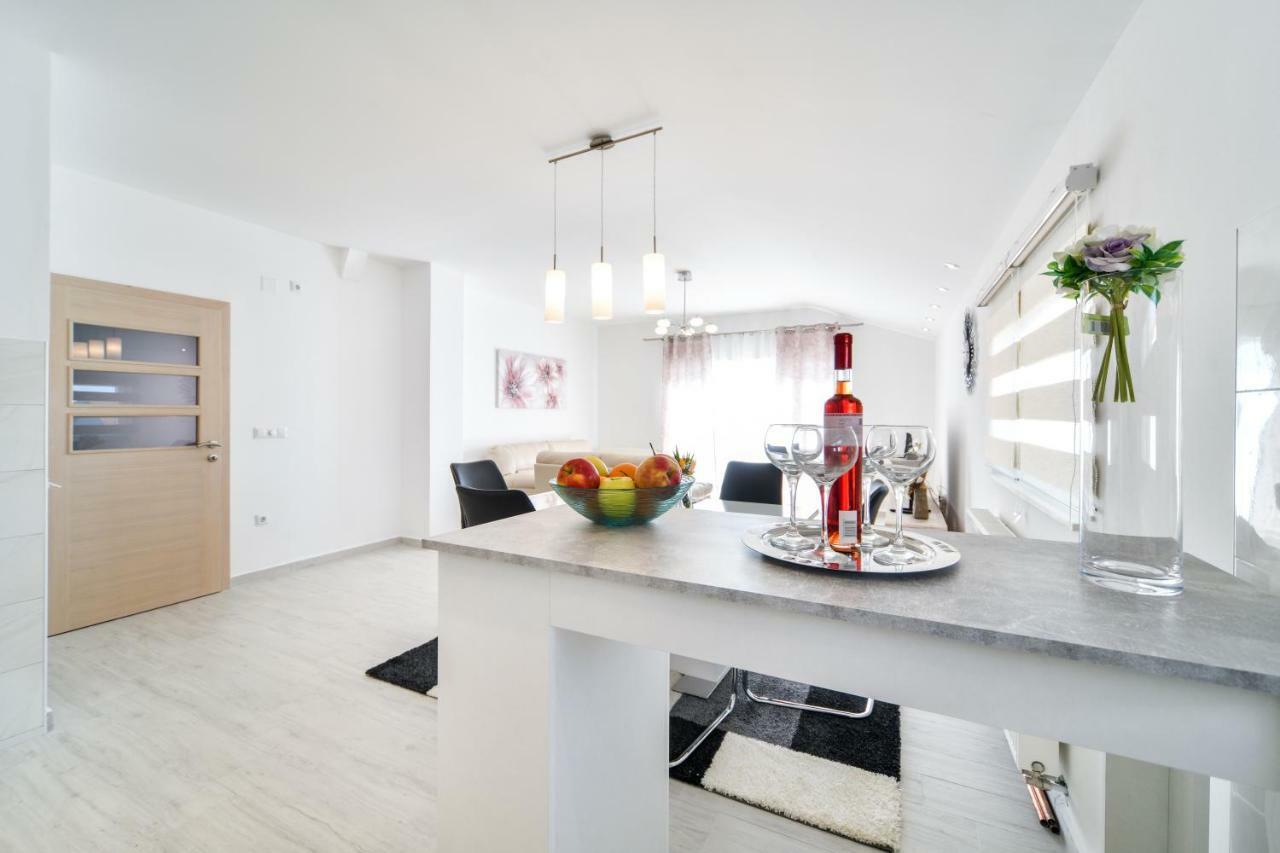 فندق Apartman Novokmet-Crno زادار المظهر الخارجي الصورة
